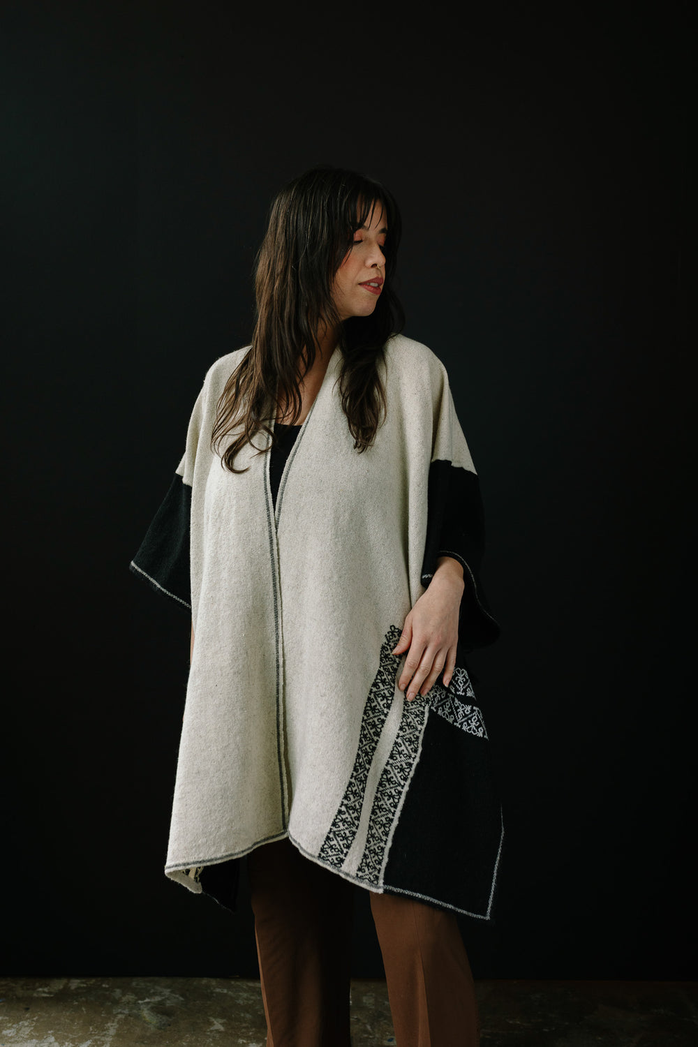 Bicolor White & Black Cape