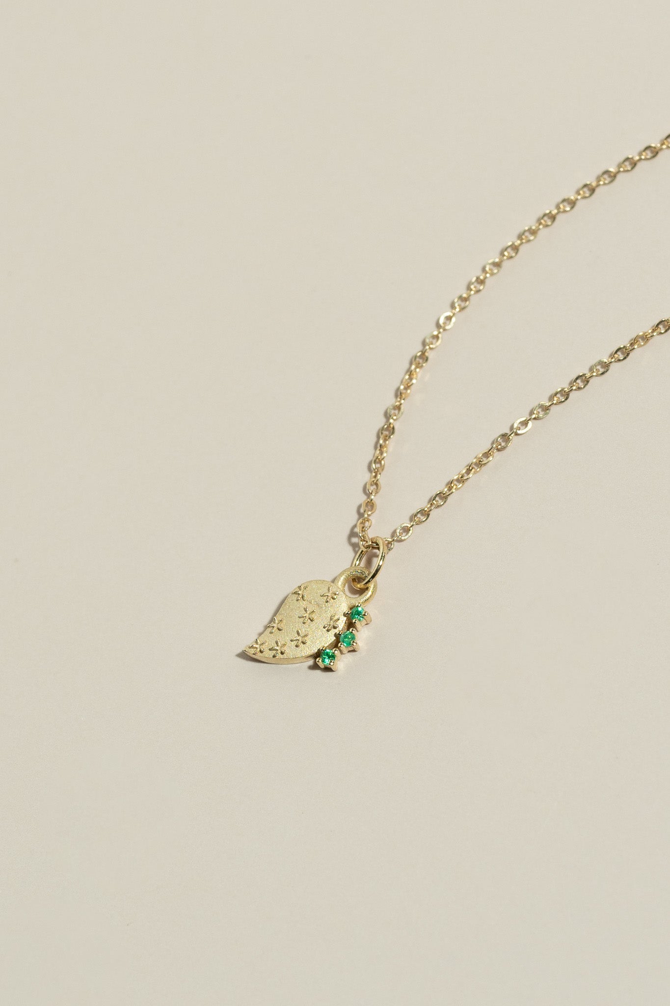 14K Emerald Tuna Y Nopal Necklace