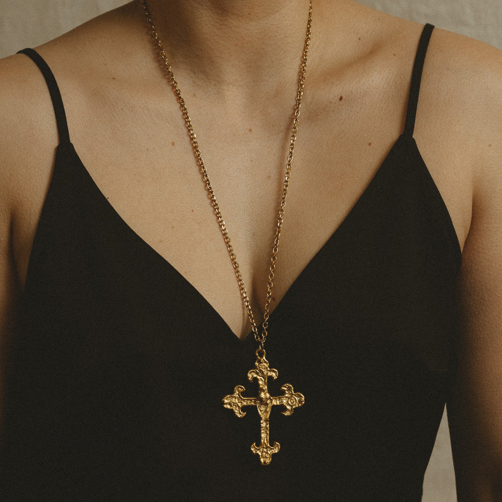 Cruz Necklace