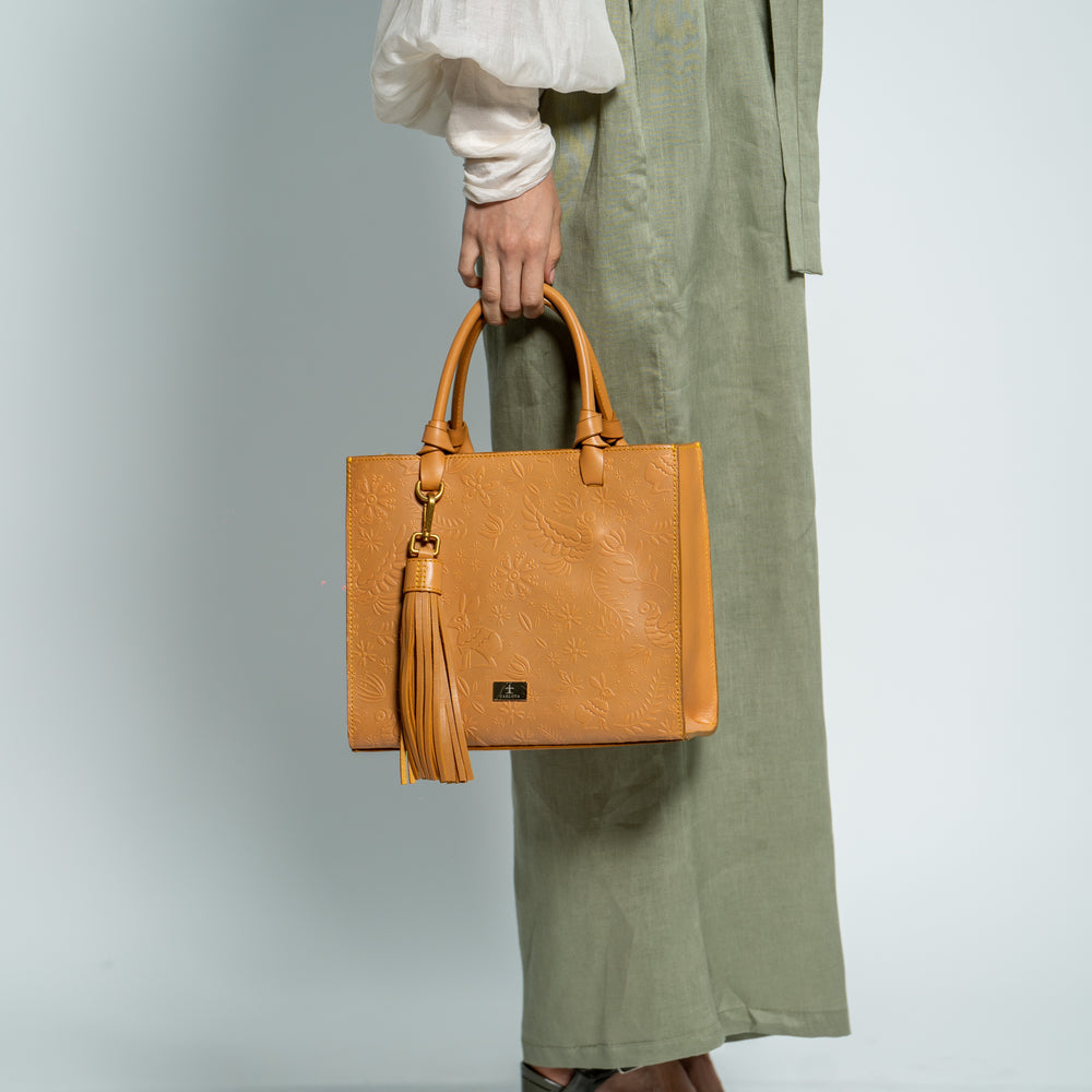 
                      
                        Liebre Mini Tote Bag
                      
                    